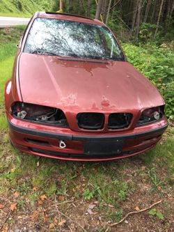 BMW parts car /323i with key and title. Parts Are Still For Sale !!