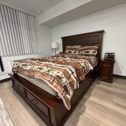 Queen Size  Bed