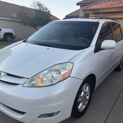 2006 Toyota Sienna XLE 
