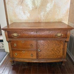 VINTAGE WOOD CABINET - $20