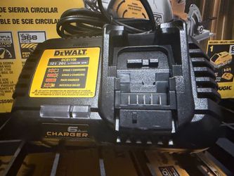 DeWalt DCB1106 12V/20V Lithium Ion 6A Charger