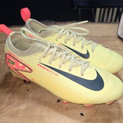 Youth Kylian Mbappe Soccer Cleats Size 1.5