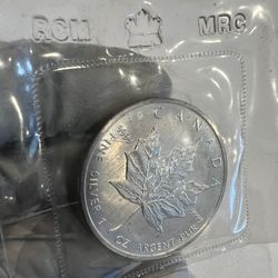 1 Oz 0.9999 Fine Silver - Royal Canadian Mint $5 Coin 1989 Maple Leaf 