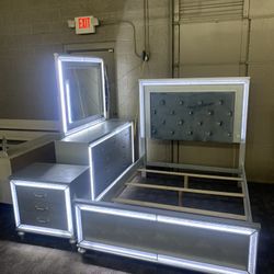 LED Light Queen Bedroom Set 