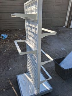 Retail commercial shelving gondola fixtures