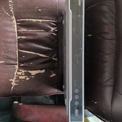 Hikvision DS-7608NI-I2/8P Network Video Recorder (NVR).