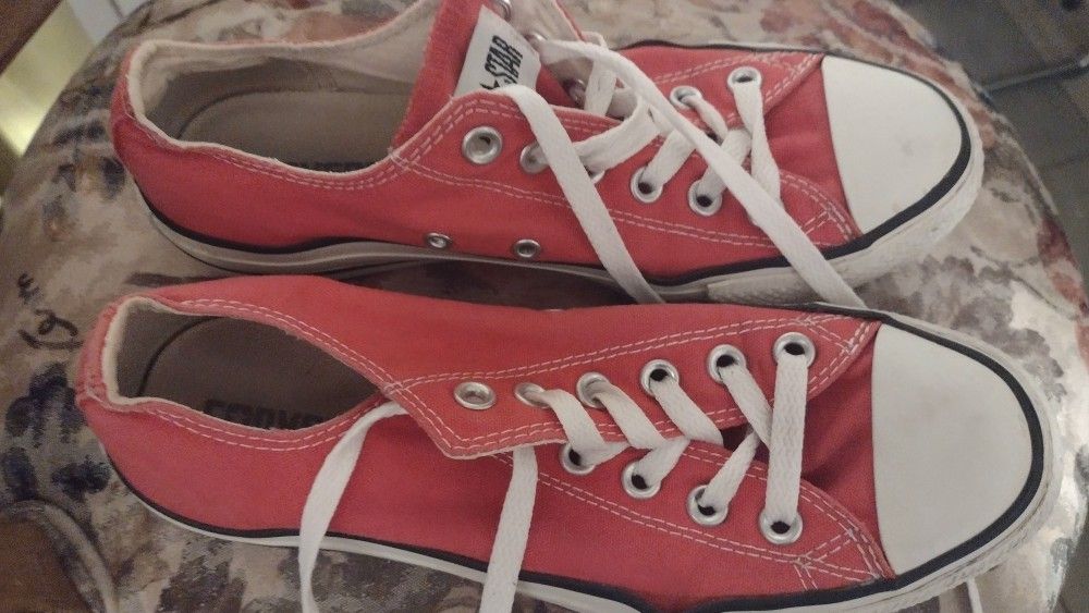 Red Converse All Star Tennis Shoes M 5.5 W 7.5