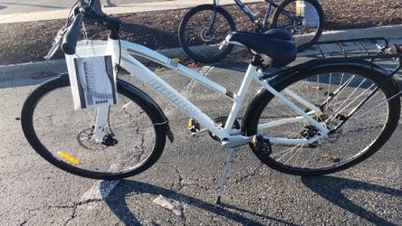 Brand New 28-in Tire Girls Bike