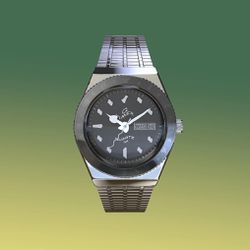 END x TIMEX Q Series ‘warp’ Watch. 