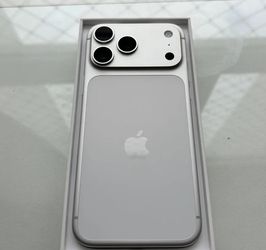 Brand New iPhone 17 Pro Max || UNLOCKED For Any Company||