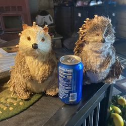 Approximately 10”tall Porcupine Decor Wood/paper Grass. Lightweight But Extremely Cute 