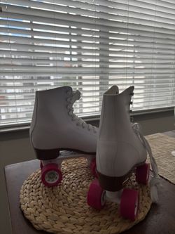 Women’s White And Pink Roller Skates