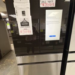 Samsung Family Hub Refrigerator 