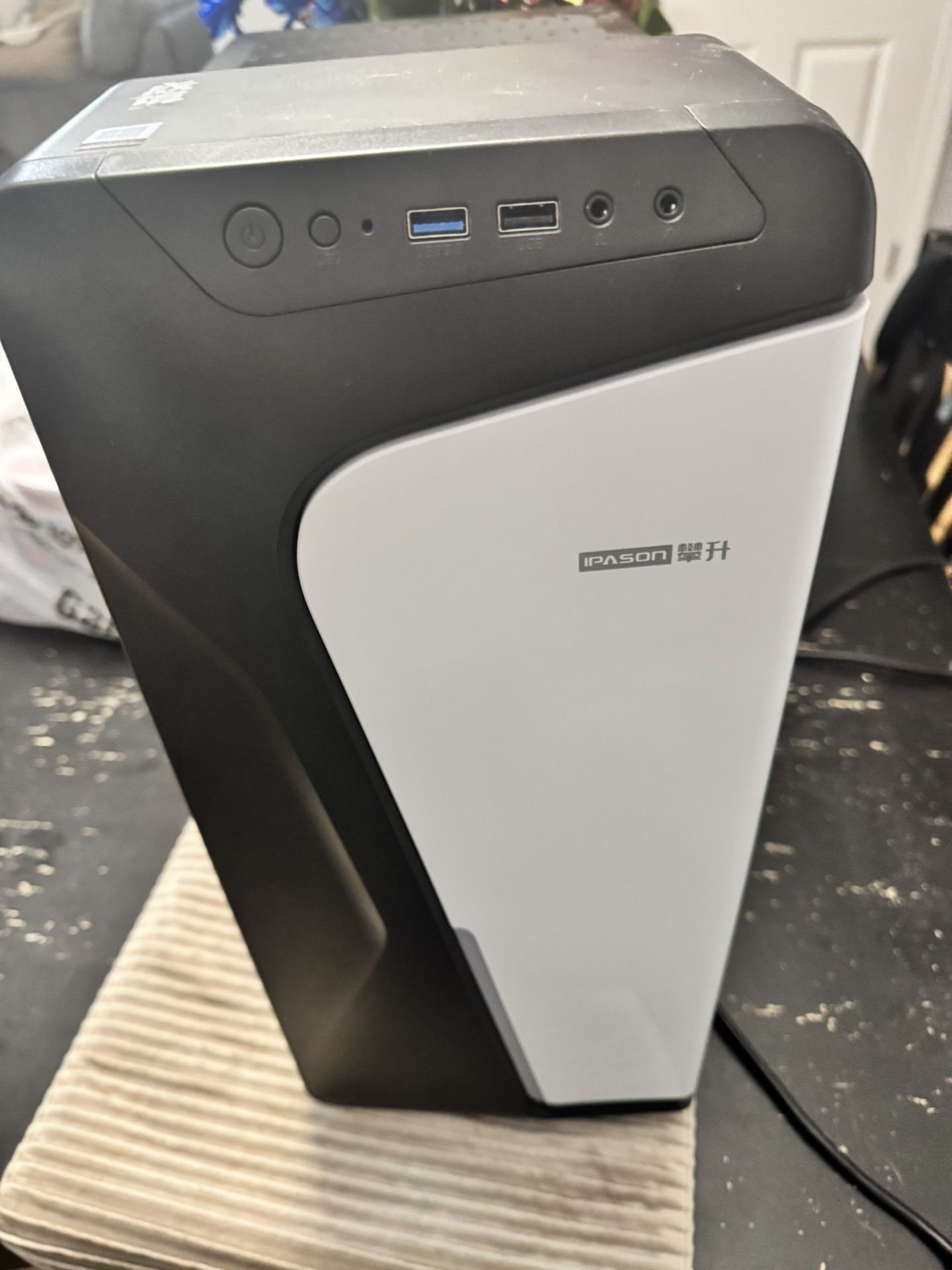 IPASON - Gaming desktop - AMD Ryzen 5 5600G 6 core 3.9GHz - GeForce RTX 3060 -16