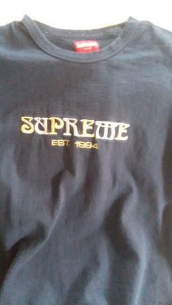 Supreme tee size large