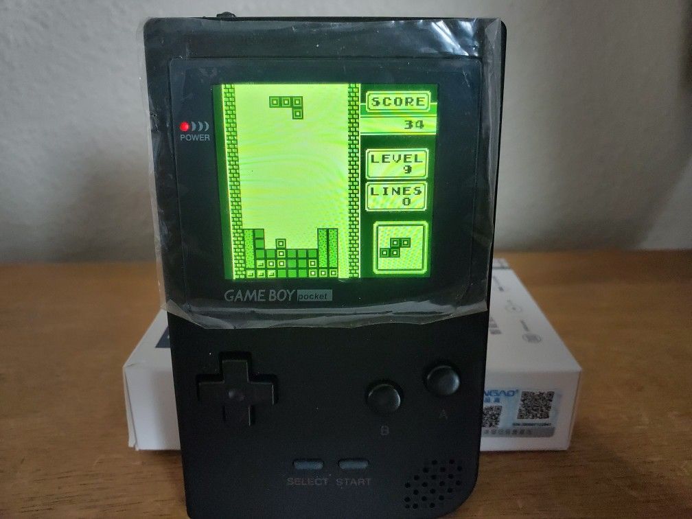 Nintendo Gameboy Pocket Ipsv2 screen with AAA rechargeable batteries