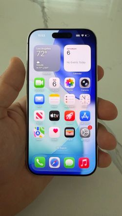 unlocked Apple iPhone 17 pro 256gb silver in great condition, bought about 2 months ago works excellent, upgrading to a bigger size one that’s why sel