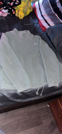 Nike therma fit pullover