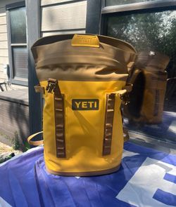 Yeti Alpine M20 Backpack Cooler. Rare Hard Too Find Discontinued Item. $475