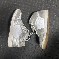 Air Jordan 1s High top 5.5Y