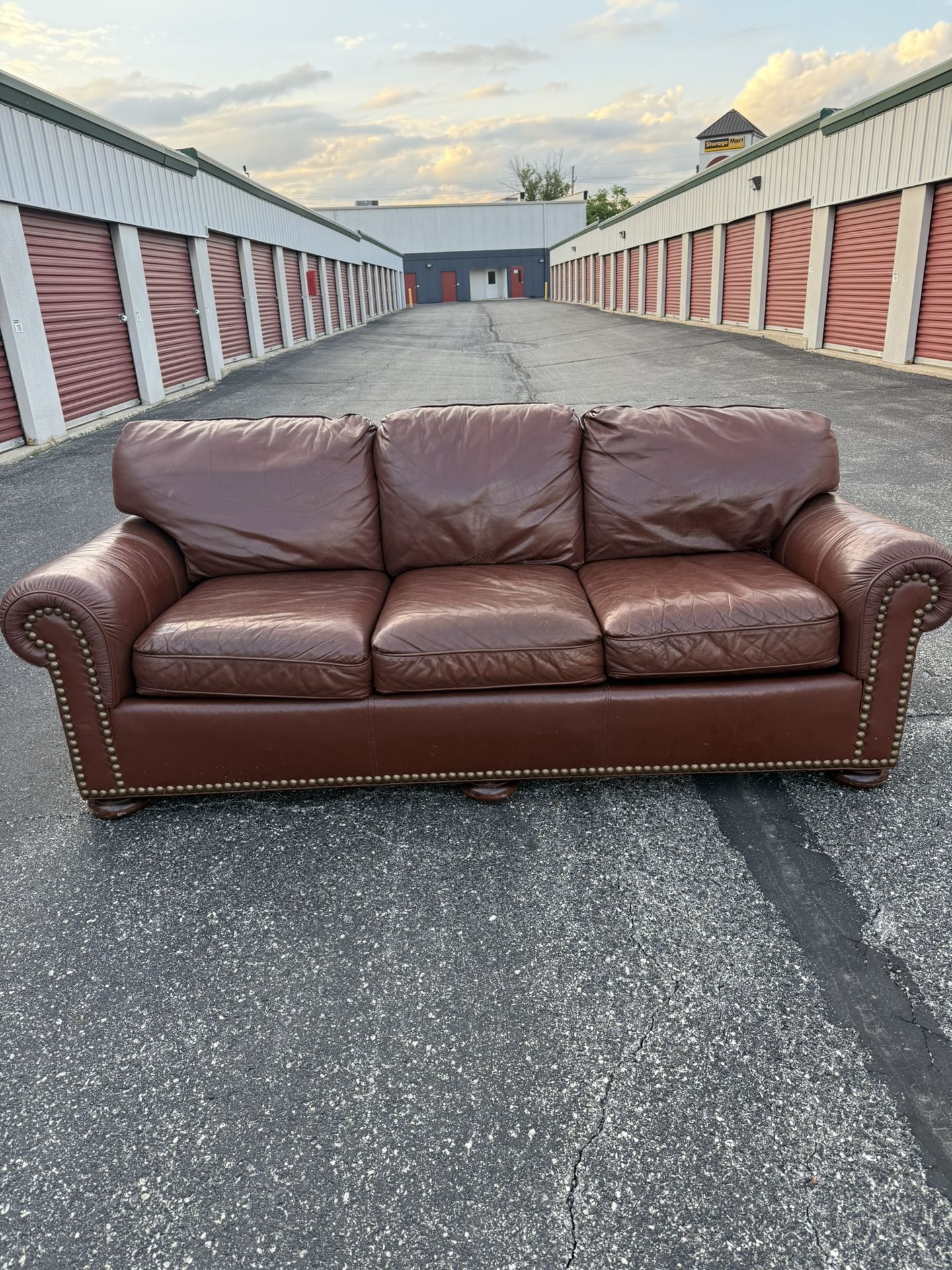 WHITTEMORE SHERRILL Leather Couch