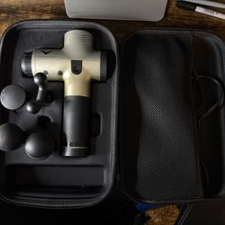 Hyperice Hypervolt 1st Gen Massage Gun w Case Attachments Charger Tested