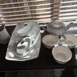 White Serving & Tea Pot