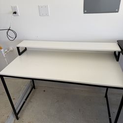 Desk and chairs for sale