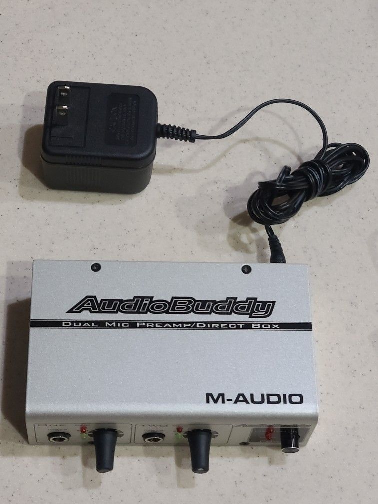 M-Audio Audio Buddy Dual Mic & Instrument Preamp Working