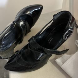 Women’s Shoes Size 6
