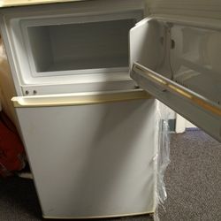 Mini Fridge Cold Freezer 