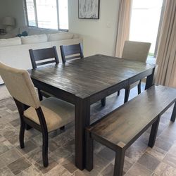 Dining Room Table 