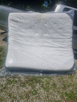 Mattress PUFFY, SEALY MEMORY FOAM HYBRID BRAND NEW