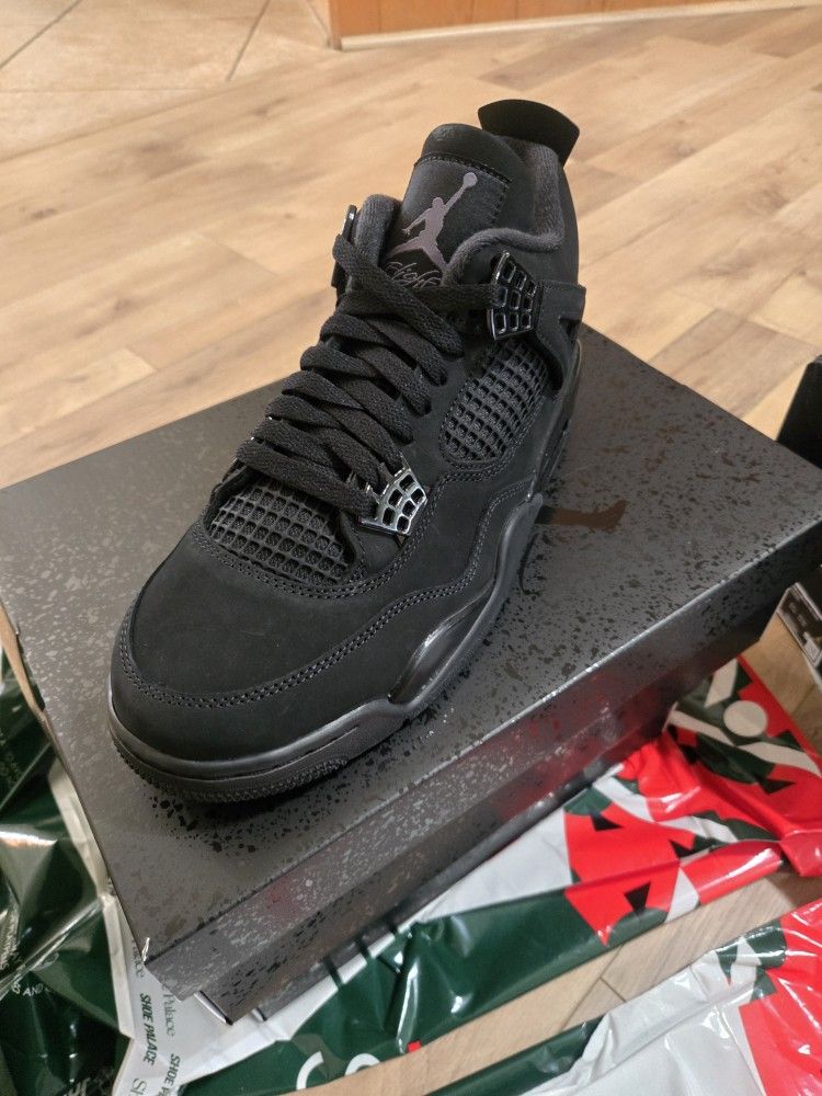 Jordan 4 Black Cats 