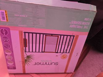 Pet and baby gate