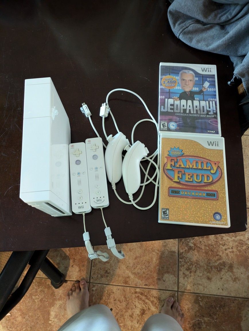 Nintendo Wii System 1st Gen Plays GameCube Games As Well