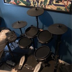 Alesis nitro Mesh Kit Drum Set (OPEN FOR TRADE)