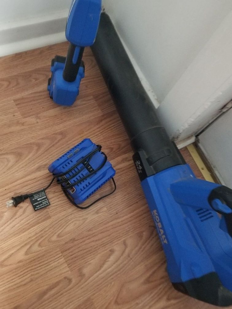 KOBALT Weed whacker and blower with charger and battery