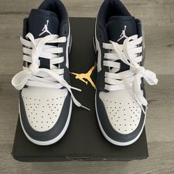 Air Jordan Low Size 6