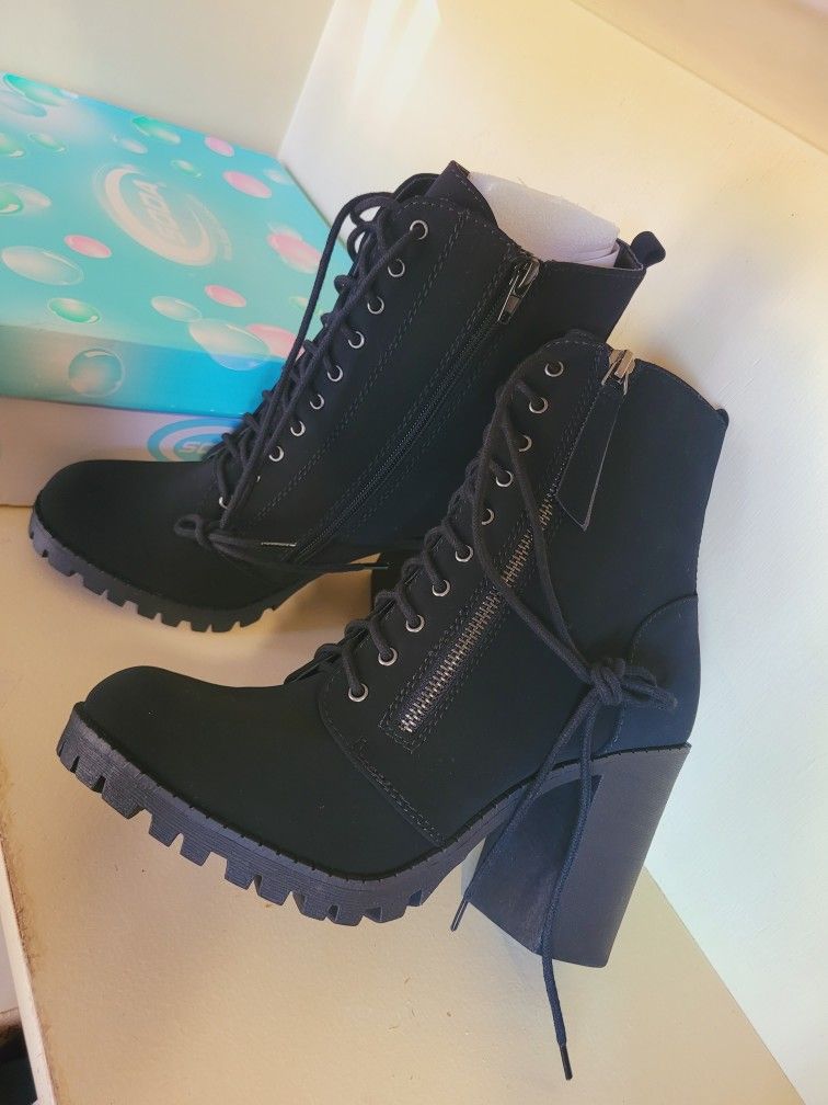 Women's Black Boots 
