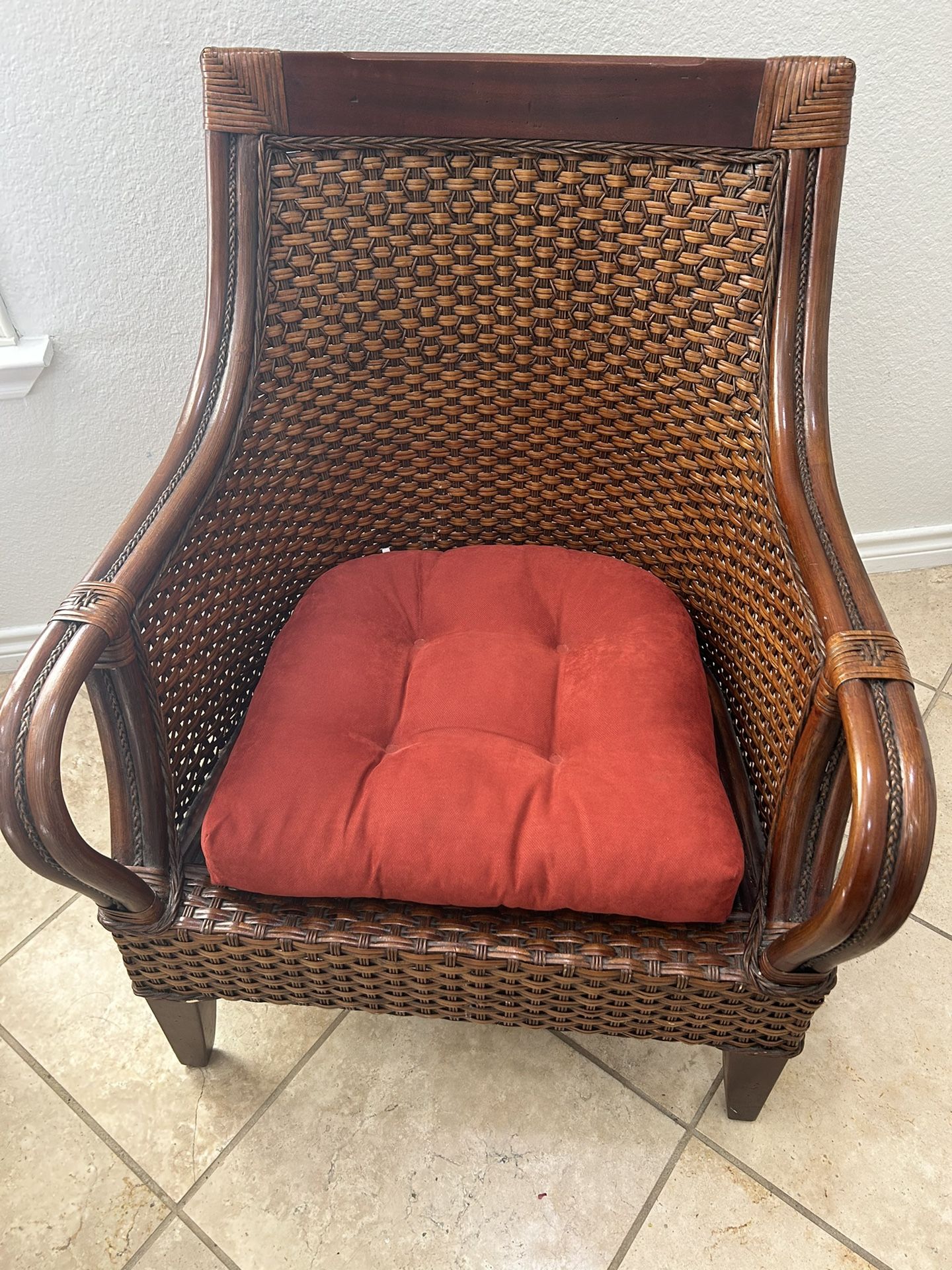 Pier One Wicker Chairs Gently Used 