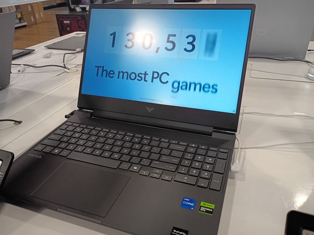 Gaming Laptop With 5060 AND I7