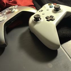 WHITE XBOX 1 CONTROLLER