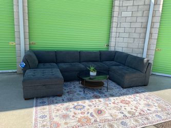 *Free Delivery* Gray Thomasville 6 Piece Modular Sectional