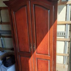 7ft Armoire With About 36" Of Internal Width