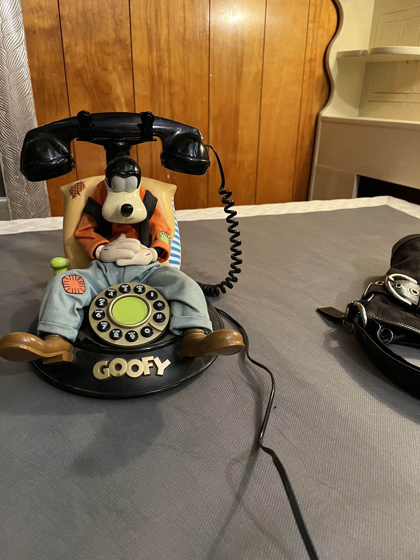 Antique Classic Goofy Phone That works! 