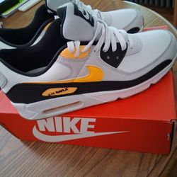 NIKE AIR MAX 90 LASER ORANGE/PHOTON DUST SIZE 10.5 BRAND NEW IN ORIGINAL BOX 
