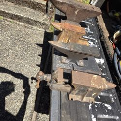 Vintage ANVILs And Vises 