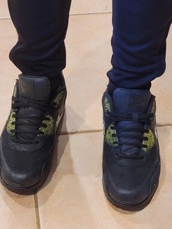 We can personalize your tennis shoes