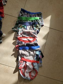 8 Boys briefs size M asst prints